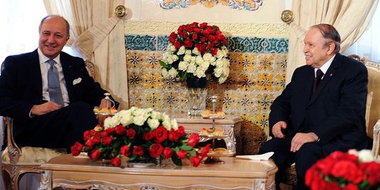 Le Prsident Abdelaziz Bouteflika et le Ministre Laurent Fabius