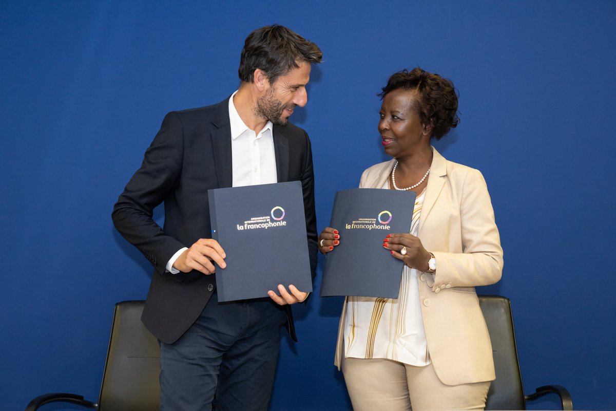 Tony Estanguet et la Secrétaire générale de la Francophonie Louise Mushikiwabo ont signé une convention pour l'emploi de la langue française aux JO 2024 de Paris